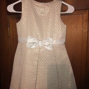Girls dress.  Worn once.  Like new size 7